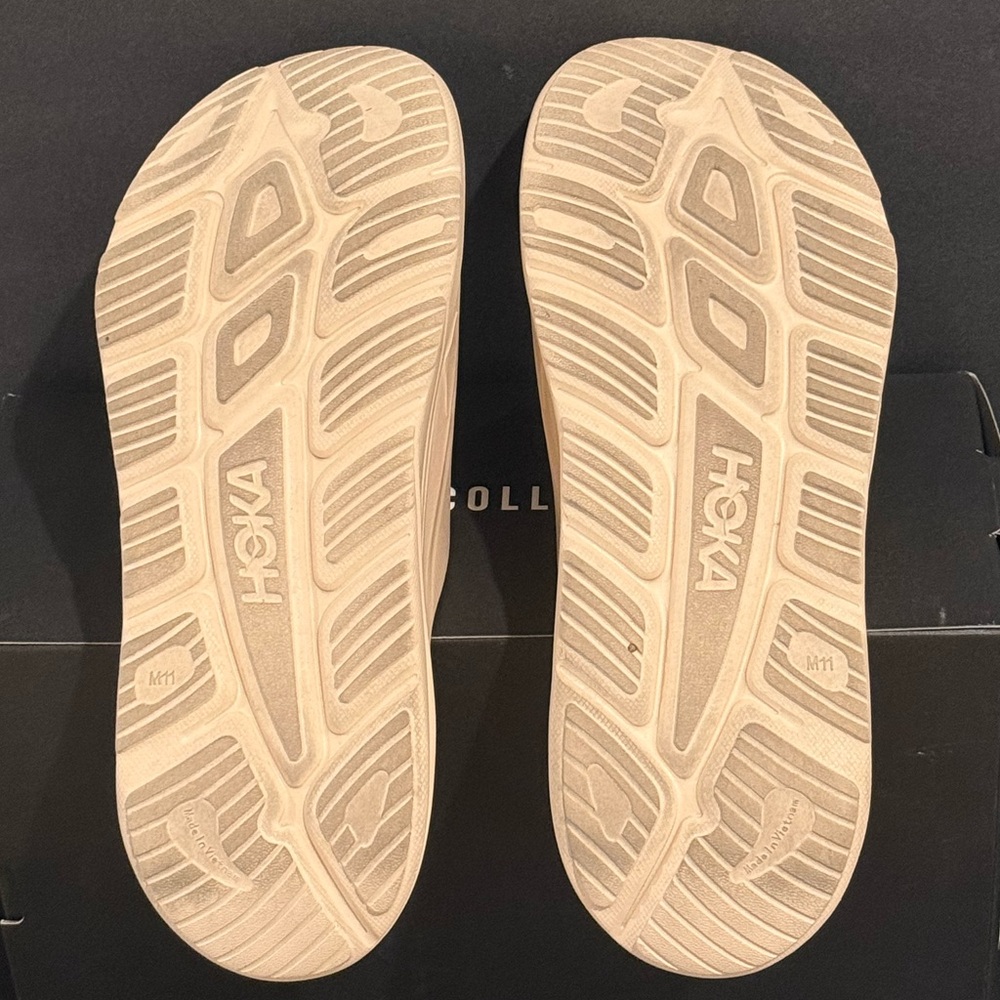 Men’s Hoka Recovery Slides Sandals in Light Tan size 11 - Picture 3 of 5